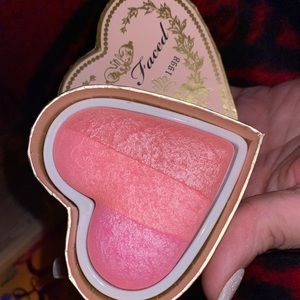 Too faced blush